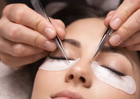 Eyelash Extensions Service – Professional Lash Styling
